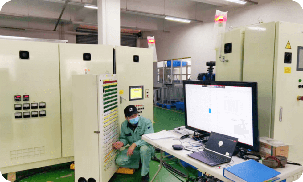 和日本總公司在線連接，進行控制柜的檢查